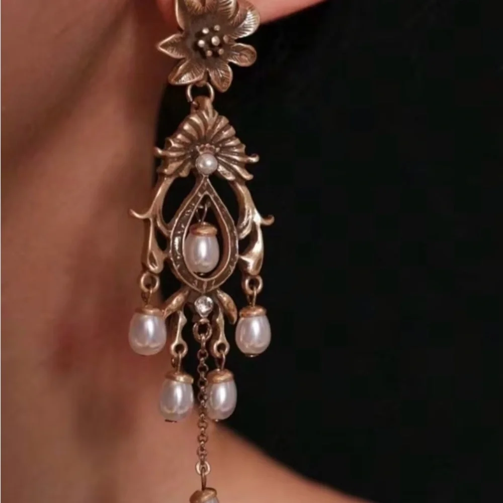Elegant Gold and Pearl Drop Earrings